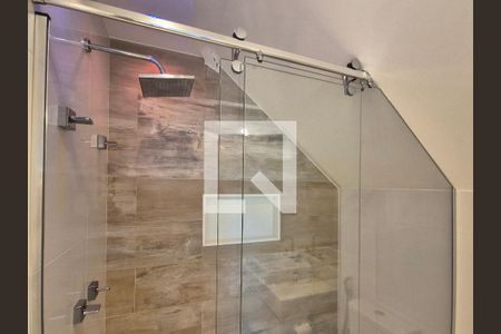 Casa de condomínio à venda com 400m², 5 quartos e 4 vagasBanheiro da suíte 5