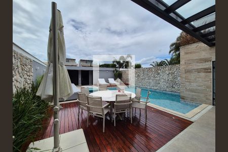 Casa de condomínio à venda com 400m², 5 quartos e 4 vagasÁrea externa