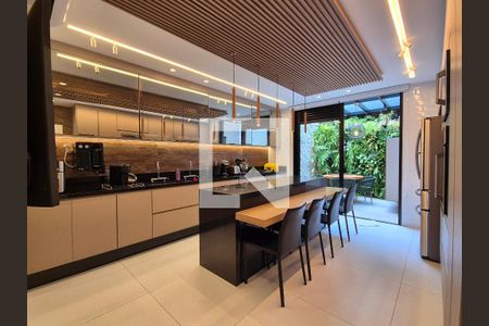 Casa de condomínio à venda com 400m², 5 quartos e 4 vagasCozinha