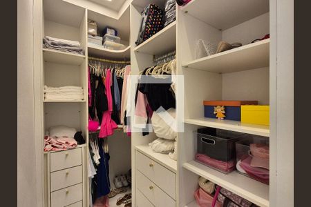 Casa de condomínio à venda com 400m², 5 quartos e 4 vagasCloset Suíte 3