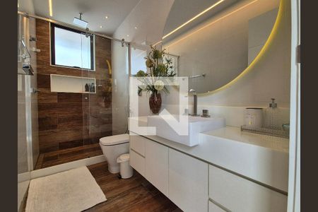 Casa de condomínio à venda com 400m², 5 quartos e 4 vagasBanheiro da Suíte 2