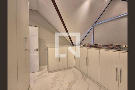 Casa de condomínio à venda com 400m², 5 quartos e 4 vagasCloset da suíte 5