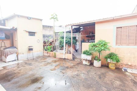 Casa para alugar com 210m², 3 quartos e 5 vagasQuintal