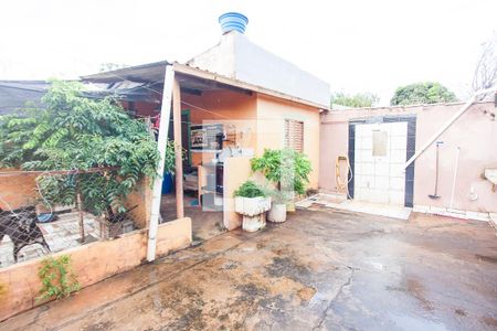 Casa para alugar com 210m², 3 quartos e 5 vagasQuintal