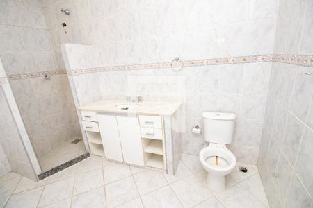 Casa de condomínio à venda com 300m², 3 quartos e 3 vagas Casa de condomínio à venda com 300m², 3 quartos e 3 vagasBanheiro quarto 3