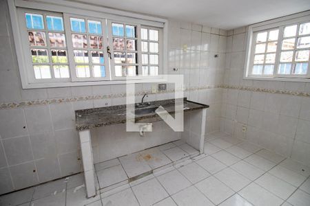 Casa de condomínio à venda com 300m², 3 quartos e 3 vagas Casa de condomínio à venda com 300m², 3 quartos e 3 vagasCozinha