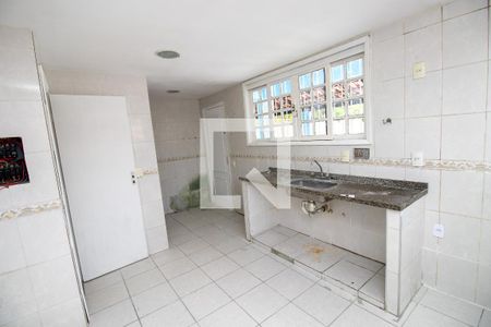 Casa de condomínio à venda com 300m², 3 quartos e 3 vagas Casa de condomínio à venda com 300m², 3 quartos e 3 vagasCozinha