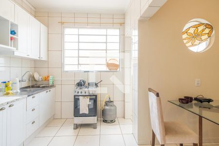 Apartamento à venda com 74m², 2 quartos e 1 vaga Apartamento à venda com 74m², 2 quartos e 1 vagaCozinha e Área de Serviço