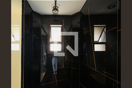 Apartamento à venda com 300m², 2 quartos e 5 vagas Apartamento à venda com 300m², 2 quartos e 5 vagasBanheiro Suíte 2