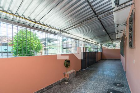 Casa para alugar com 200m², 3 quartos e 2 vagasVaranda e garagem