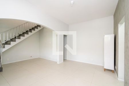 Sala de casa para alugar com 3 quartos, 200m² em Olaria, Rio de Janeiro