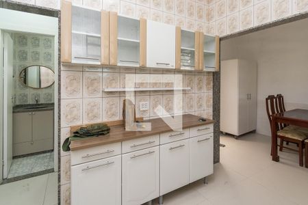 Casa para alugar com 200m², 3 quartos e 2 vagasCozinha 