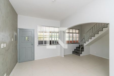 Sala de casa para alugar com 3 quartos, 200m² em Olaria, Rio de Janeiro