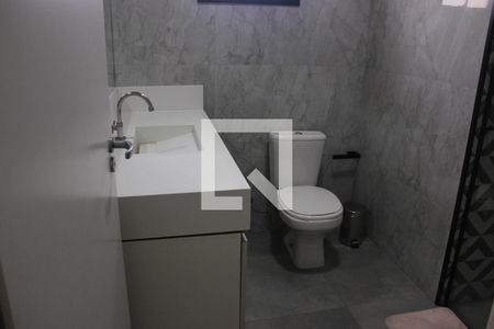 Casa à venda com 220m², 3 quartos e 6 vagasBanheiro da Suíte  1