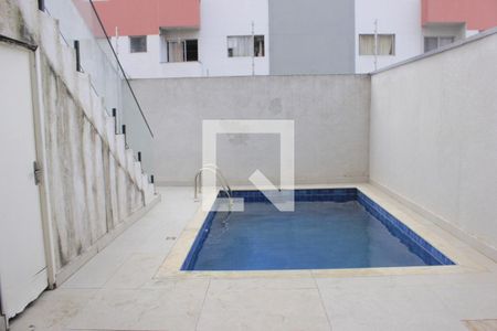 Casa à venda com 220m², 3 quartos e 6 vagasPiscina 
