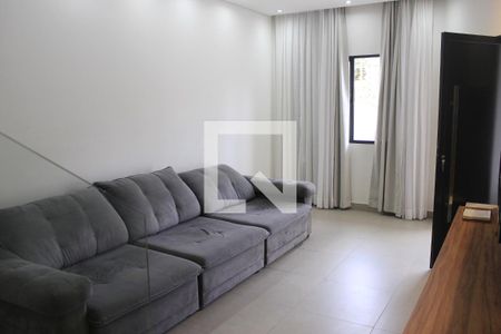 Sala de casa para alugar com 3 quartos, 220m² em Jardim Vila Galvao, Guarulhos