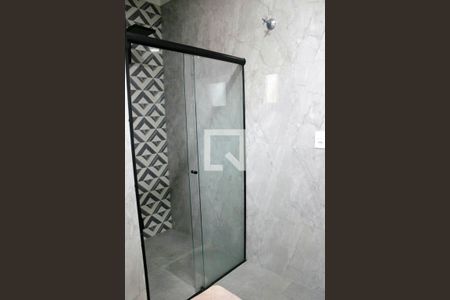 Casa à venda com 220m², 3 quartos e 6 vagasBanheiro da Suíte  1