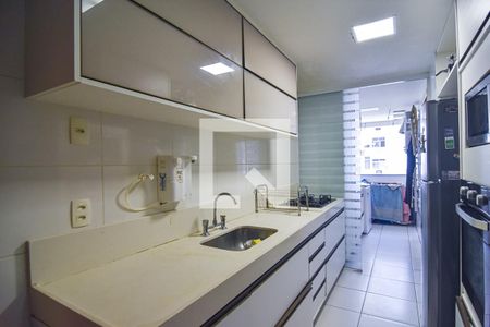Apartamento à venda com 117m², 3 quartos e 2 vagas Apartamento à venda com 117m², 3 quartos e 2 vagasCozinha