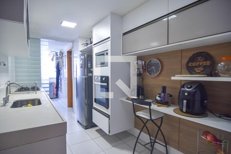 Apartamento à venda com 117m², 3 quartos e 2 vagas Apartamento à venda com 117m², 3 quartos e 2 vagasCozinha