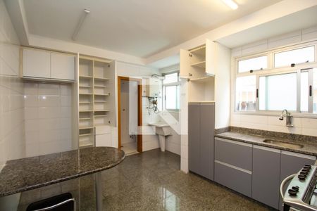 Apartamento à venda com 116m², 3 quartos e 3 vagas Apartamento à venda com 116m², 3 quartos e 3 vagasCozinha e Área de Serviço