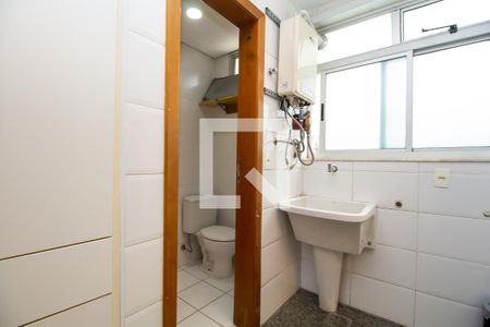 Apartamento à venda com 116m², 3 quartos e 3 vagas Apartamento à venda com 116m², 3 quartos e 3 vagasBanheiro de serviço