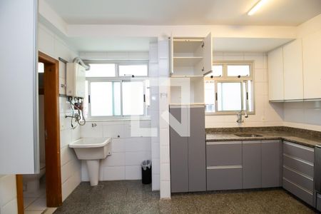 Apartamento à venda com 116m², 3 quartos e 3 vagas Apartamento à venda com 116m², 3 quartos e 3 vagasCozinha e Área de Serviço