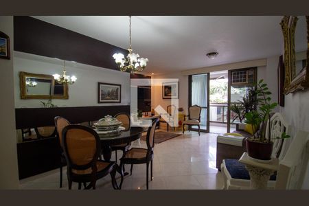 Apartamento à venda com 120m², 3 quartos e 2 vagas Apartamento à venda com 120m², 3 quartos e 2 vagasSala