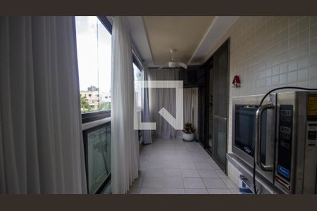 Apartamento à venda com 120m², 3 quartos e 2 vagas Apartamento à venda com 120m², 3 quartos e 2 vagasVaranda