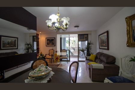 Apartamento à venda com 120m², 3 quartos e 2 vagas Apartamento à venda com 120m², 3 quartos e 2 vagasSala