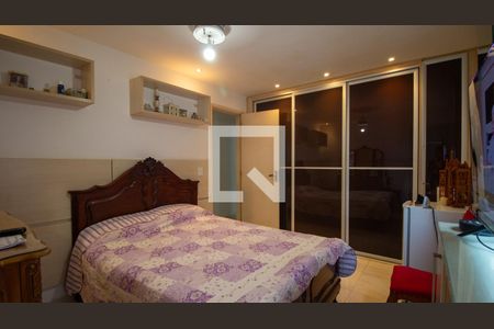 Apartamento à venda com 120m², 3 quartos e 2 vagas Apartamento à venda com 120m², 3 quartos e 2 vagasSuíte