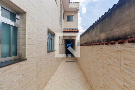 Casa à venda com 260m², 3 quartos e 4 vagasCorredor Lateral