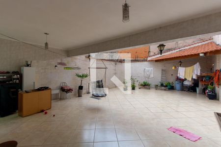 Casa à venda com 260m², 3 quartos e 4 vagasQuintal