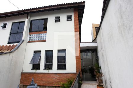 Casa à venda com 230m², 3 quartos e 6 vagasFachada