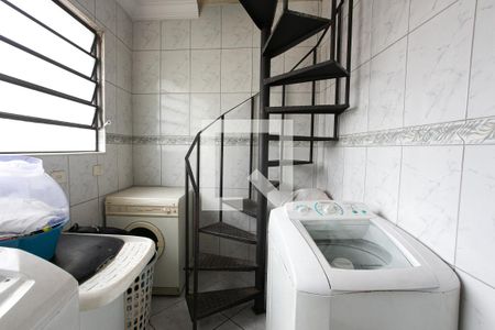 Casa à venda com 230m², 3 quartos e 6 vagasÁrea de Serviço 2