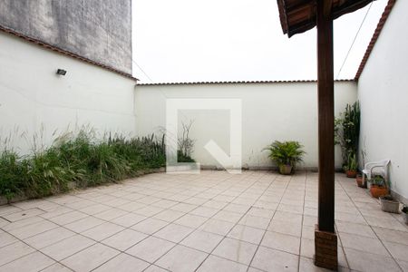 Casa à venda com 230m², 3 quartos e 6 vagasQuintal