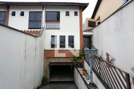 Casa à venda com 230m², 3 quartos e 6 vagasFachada
