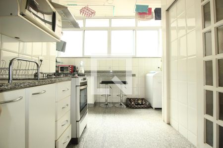 Apartamento à venda com 95m², 3 quartos e 2 vagasBanheiro 