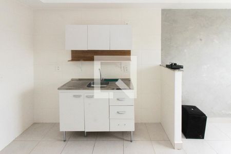 Cozinha de apartamento para alugar com 1 quarto, 28m² em Vila Ema, São Paulo