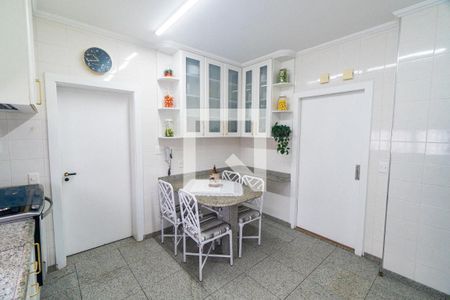 Apartamento à venda com 150m², 3 quartos e 3 vagasCozinha