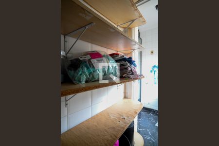 Apartamento à venda com 77m², 3 quartos e 2 vagasBanheiro de Serviço