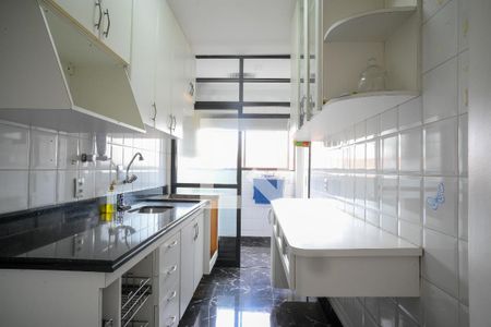 Apartamento à venda com 77m², 3 quartos e 2 vagasCozinha