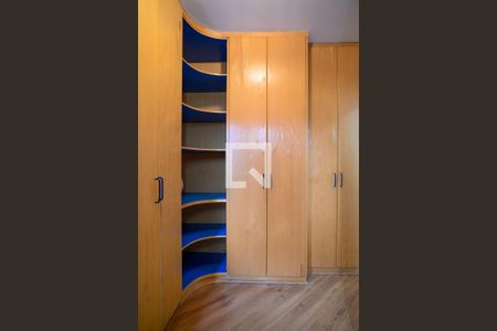 Apartamento à venda com 77m², 3 quartos e 2 vagasQuarto 2