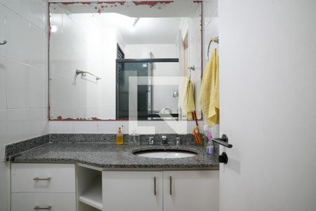 Apartamento à venda com 77m², 3 quartos e 2 vagasBanheiro da Suite