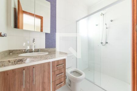 Casa à venda com 240m², 3 quartos e 4 vagas