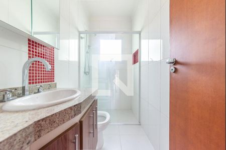 Casa à venda com 240m², 3 quartos e 4 vagas