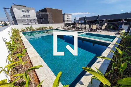 Apartamento à venda com 34m², 1 quarto e sem vagaÁrea comum - Piscina