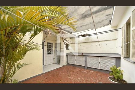 Casa à venda com 257m², 3 quartos e 2 vagas