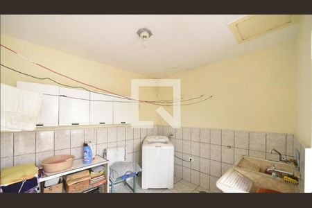 Casa à venda com 257m², 3 quartos e 2 vagas