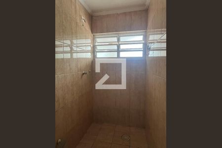 Casa para alugar com 250m², 2 quartos e 3 vagasBanheiro