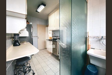 Apartamento à venda com 61m², 3 quartos e 1 vagaÁrea de Serviço